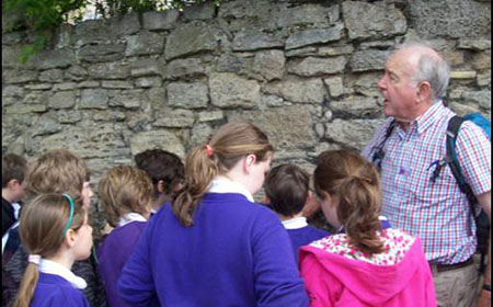Cleadon children learn about geology in buildings