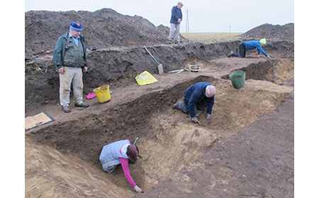 Excavation of settlement ditches at Great Chilton